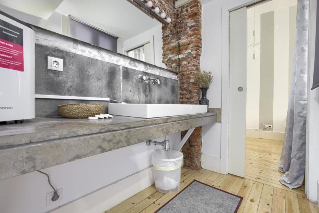 Apartament Charming Embajadores - *